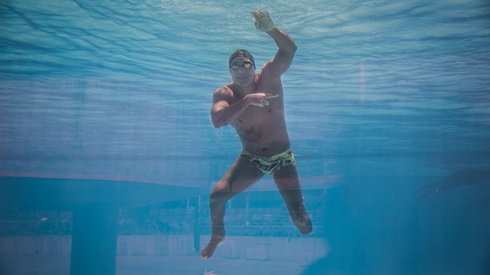 Flavio est dans le Centre Aquatique Olympique de Medellín.