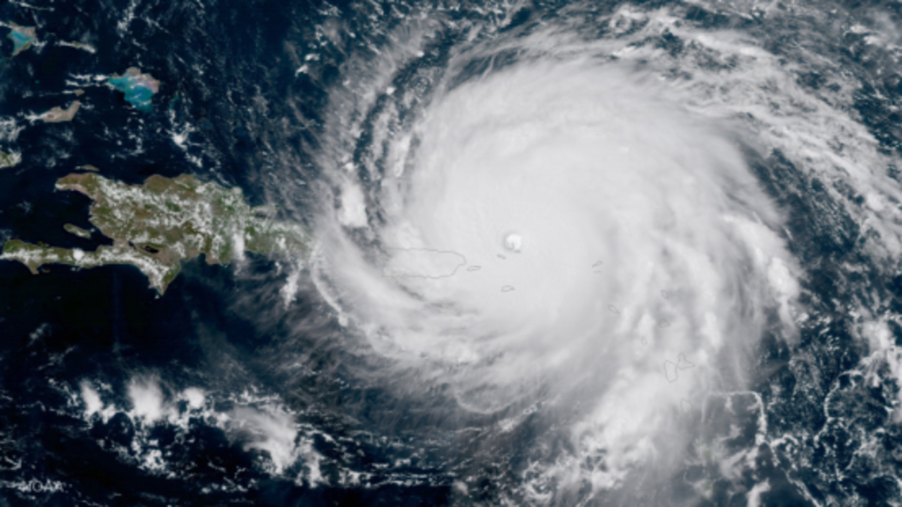 Vue satellitaire de l'ouragan Irma d'un rayon de plus 300 km