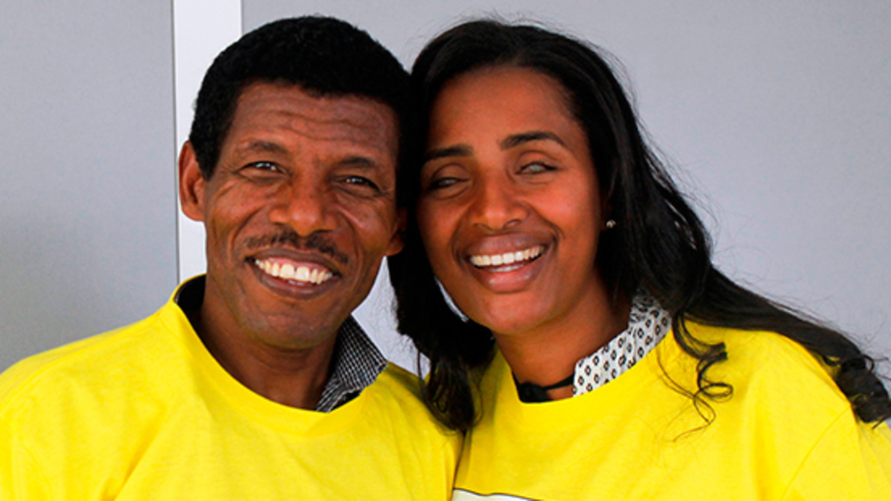 Yetnebersh Nigussie avec Haile Gebrselassie