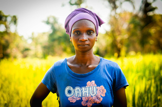 Djenaba grows upland rice and would also like to plant peanuts © A. Faye / HI
