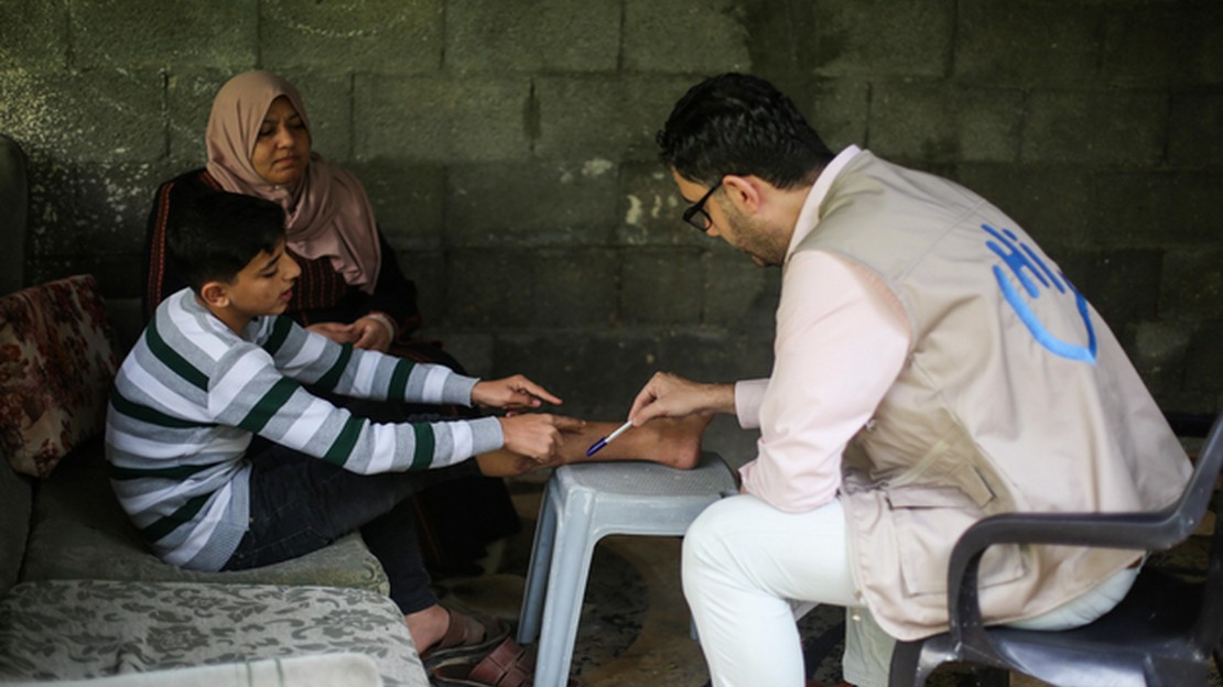 Ahmad est pris en charge par l’équipe mobile des partenaires d’HI à Gaza 