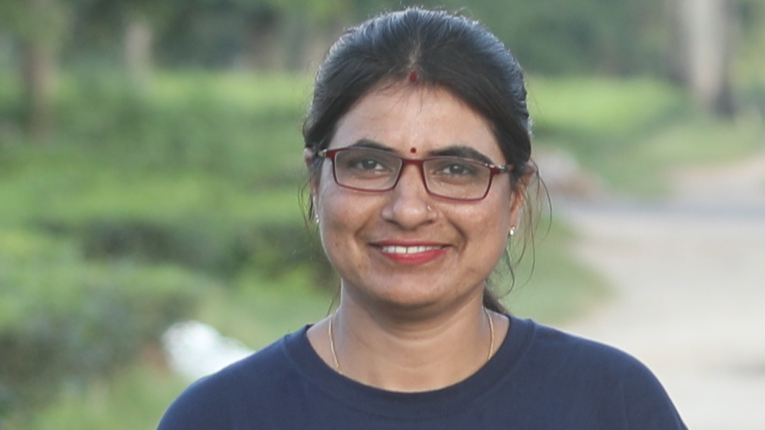 Ambika, une orthoprothésiste qui travaille avec le partenaire local de HI au Népal.