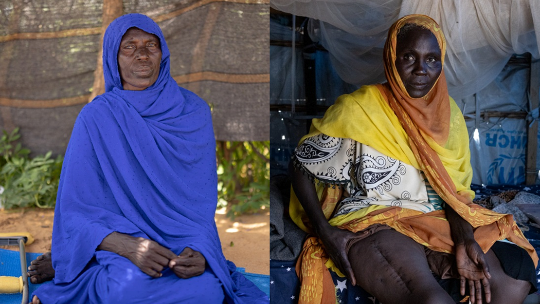 Deux femmes réfugiées sont assises et regardent devant elle.