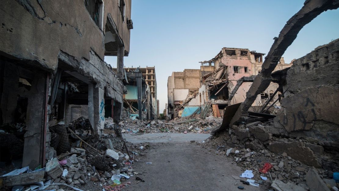 Exemple de destruction lourde dans les rues d'Aden, au Yémen - octobre 2017.