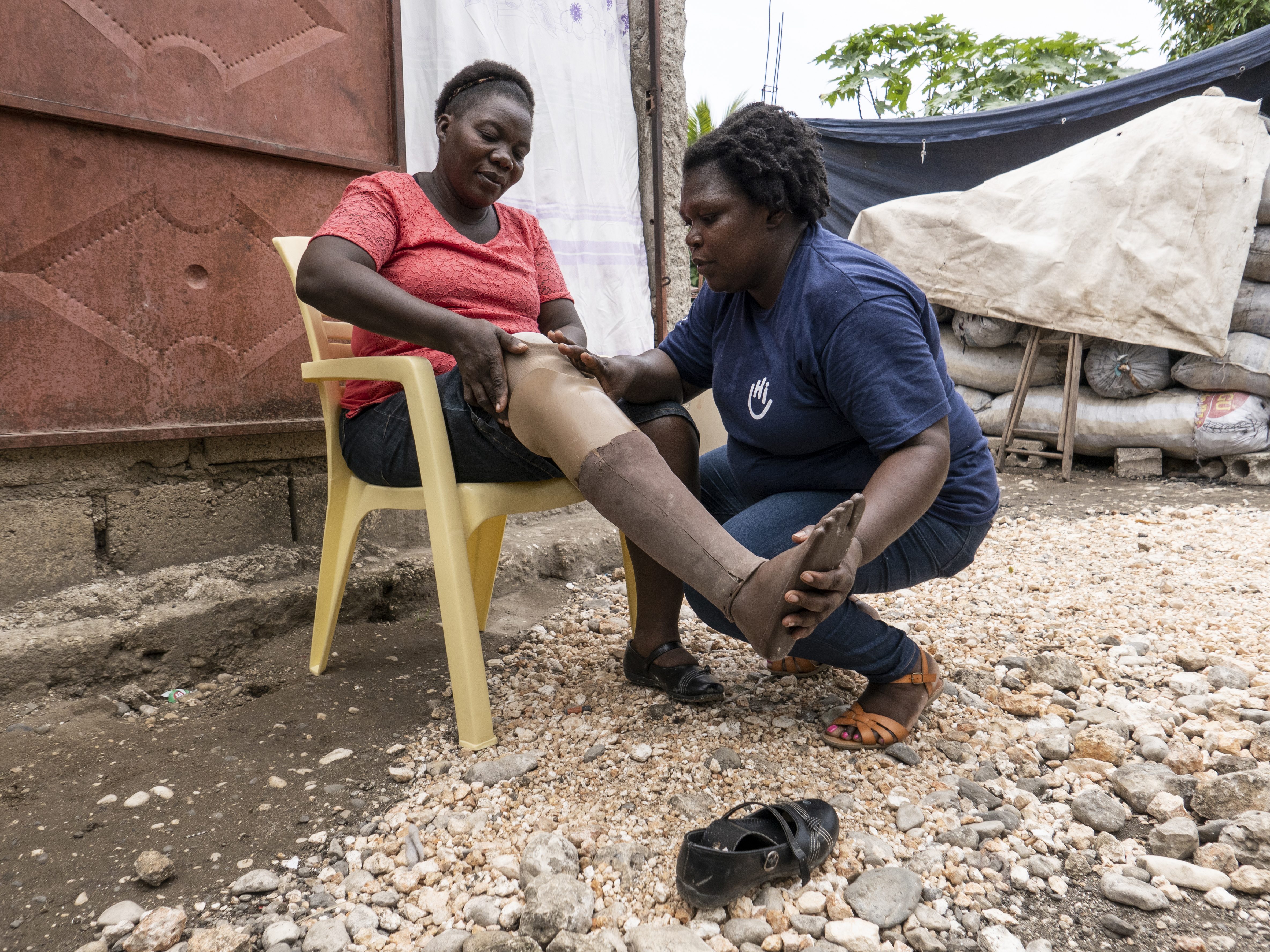 Maryse, 44 ans, a été blessée lors du tremblement de terre qui a frappé Haïti il y a dix ans, lui faisant perdre sa jambe droite. 