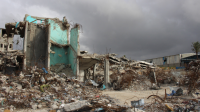 Photo d'archives 2015 : Les vestiges de l'hôpital al Wafa à Shejaiya, Gaza, un hôpital spécialisé dans la rééducation physique. La zone de Shejaiya a été en grande partie détruite lors de l'opération Bordure protectrice de l'été 2014. La zone est fortement contaminée par des restes explosifs de guerre et le déblaiement des décombres est lent.