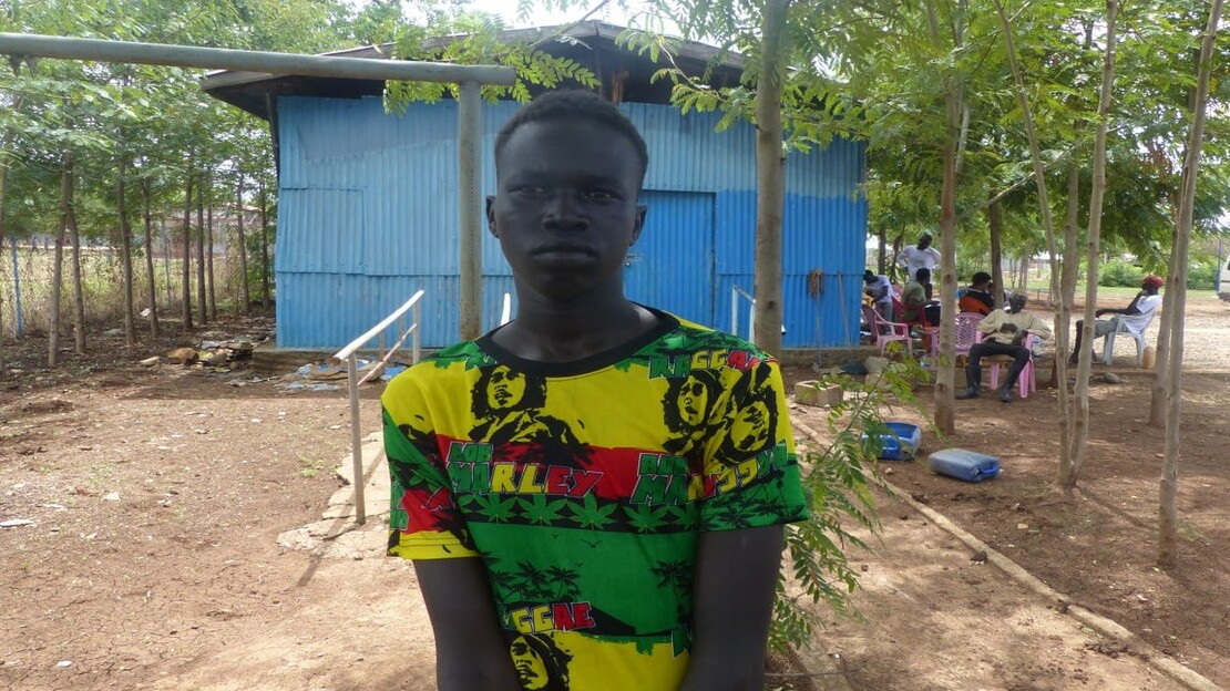Mouch, bénéficiaire HI, a été amputé de sa jambe à la suite d’une morsure de serpent, il se trouve au camp de réfugiés de Ngnuueyel en Éthiopie