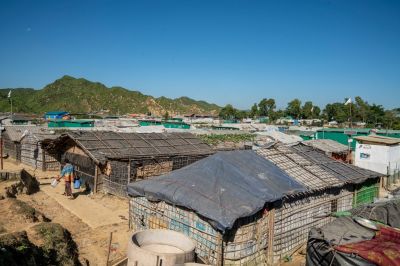 Vue d'ensemble d'un camp de réfugiés rohingyas à Teknaf Cox's Bazar, au Bangladesh