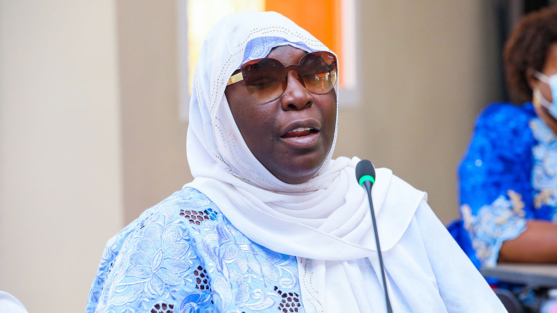 Portrait de Fama Ka, mairesse de Mbour au Sénégal.